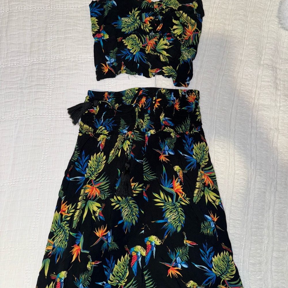 No Boundaries Colorful Tropical Print Top